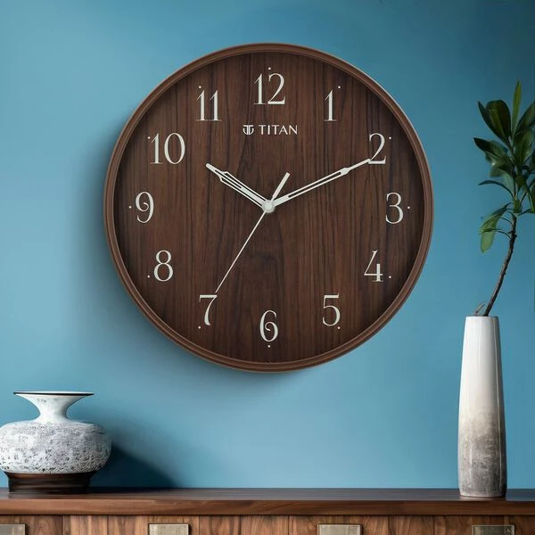 Titan Contemporary Wall Clock Quartz Analog Analog Dark Brown Dial - Size 31 cm x 31 cm (Medium)